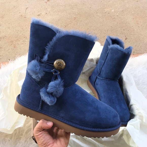w bailey button puff uggs